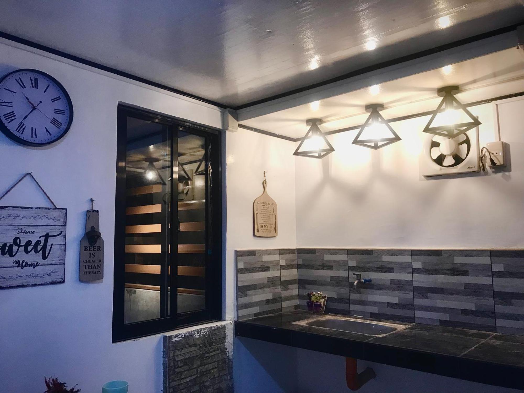 Central Hub Homestay Puerto Princesa Εξωτερικό φωτογραφία
